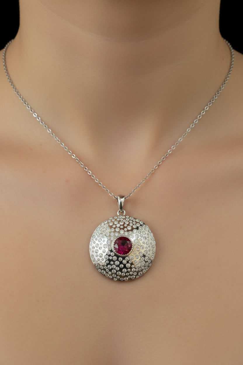 Chrissy Pendant Chain