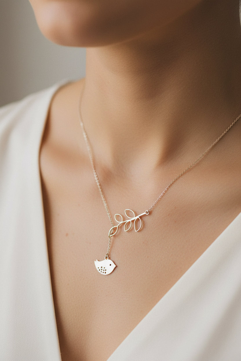 Silver LeafFly Necklace