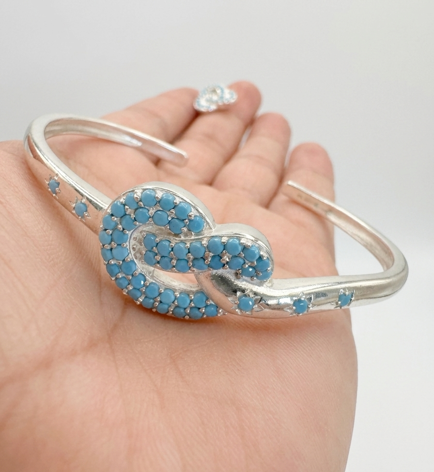 Knot Motif Cuff-style bangle