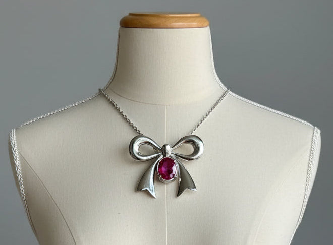 Zunu Bow Pendant Set