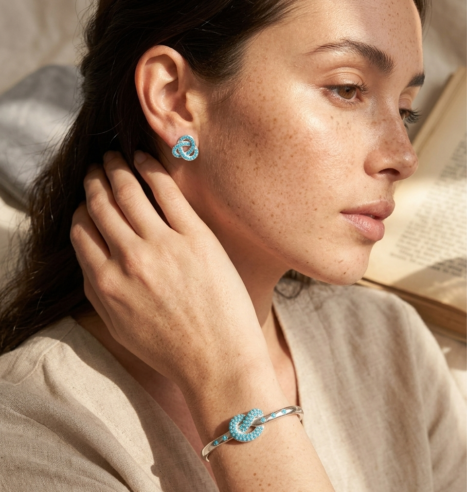 Knot Motif Cuff-style bangle