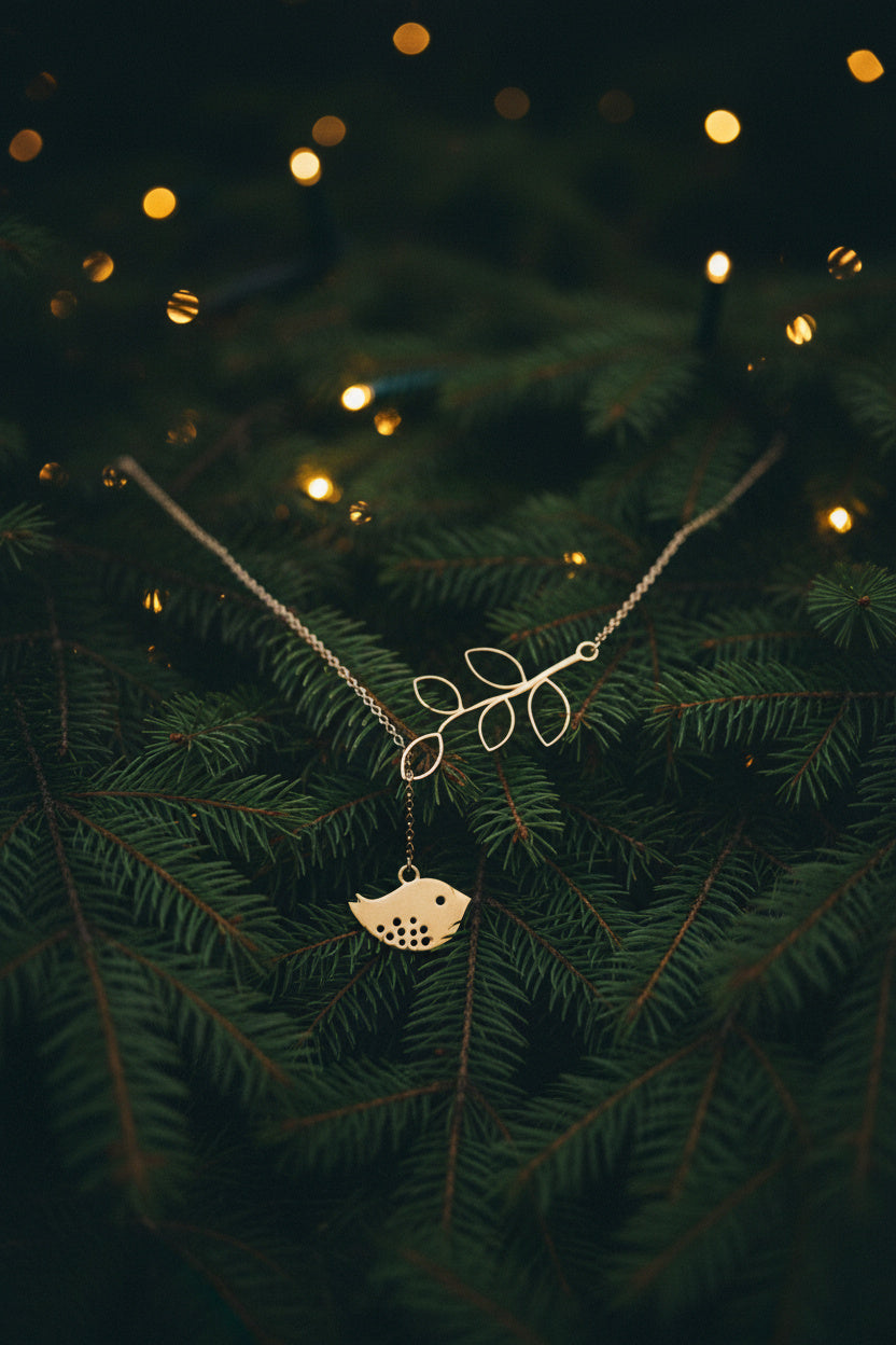 Silver LeafFly Necklace