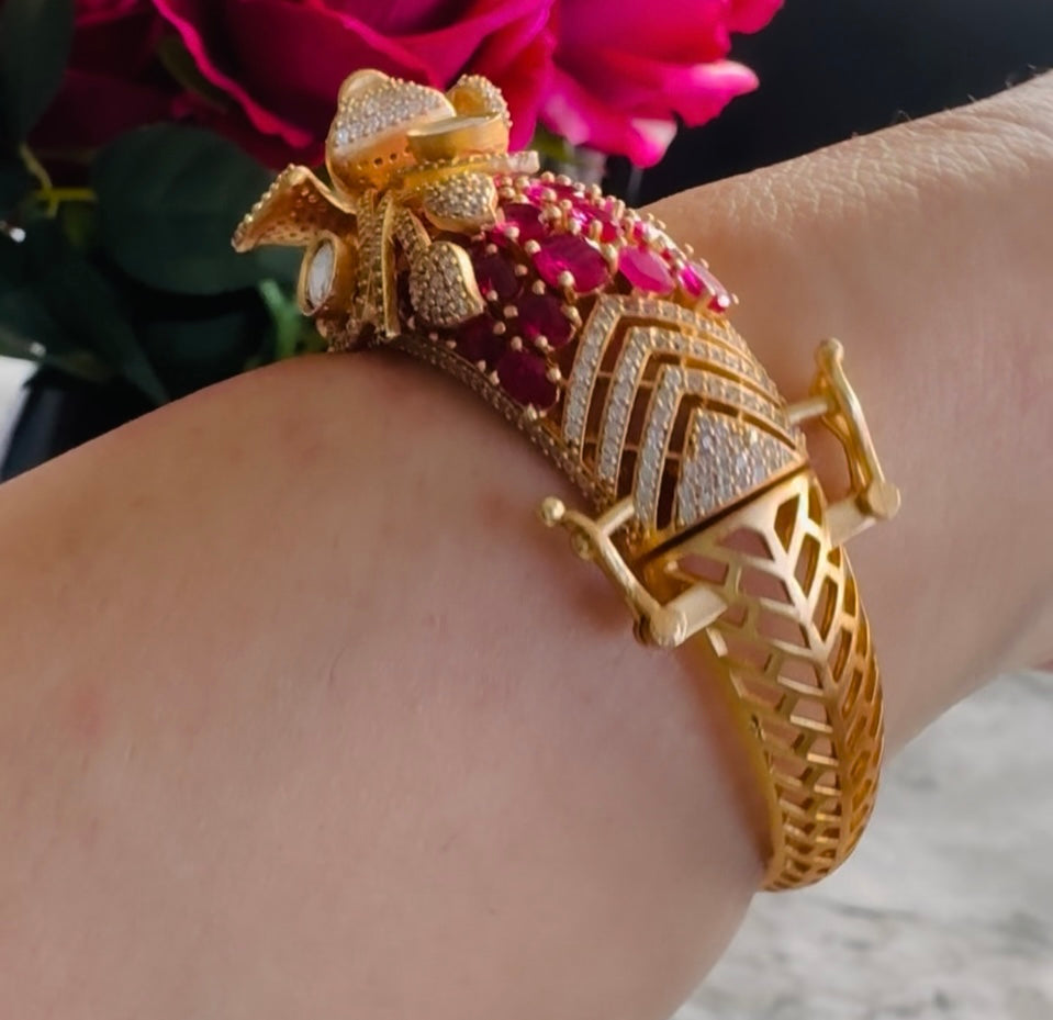 Floral Ruby-Style Jeweled Kangan | Antique-gold Statement Bangle